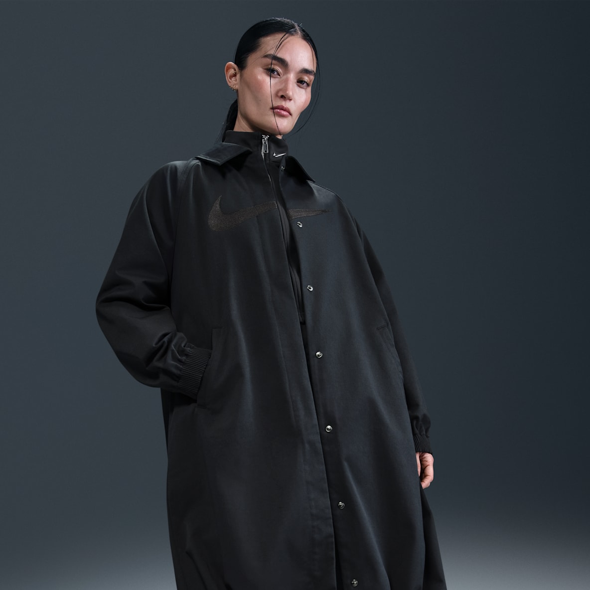 新品　NIKE ナイキ エッセンシャル トレンチコート Lサイズ ブラック NIKE（ナイキ）の「ナイキ スポーツウェア エッセンシャル